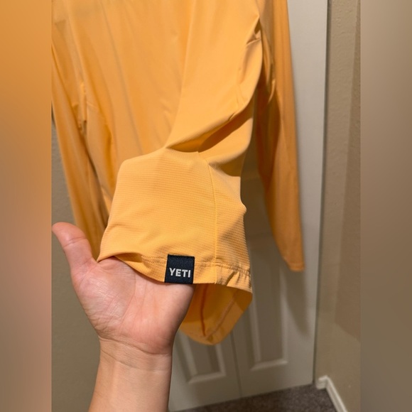 Yeti Women’s Crew Long Sleeve Sunshirt in Salmon , size XL - Picture 5 of 10